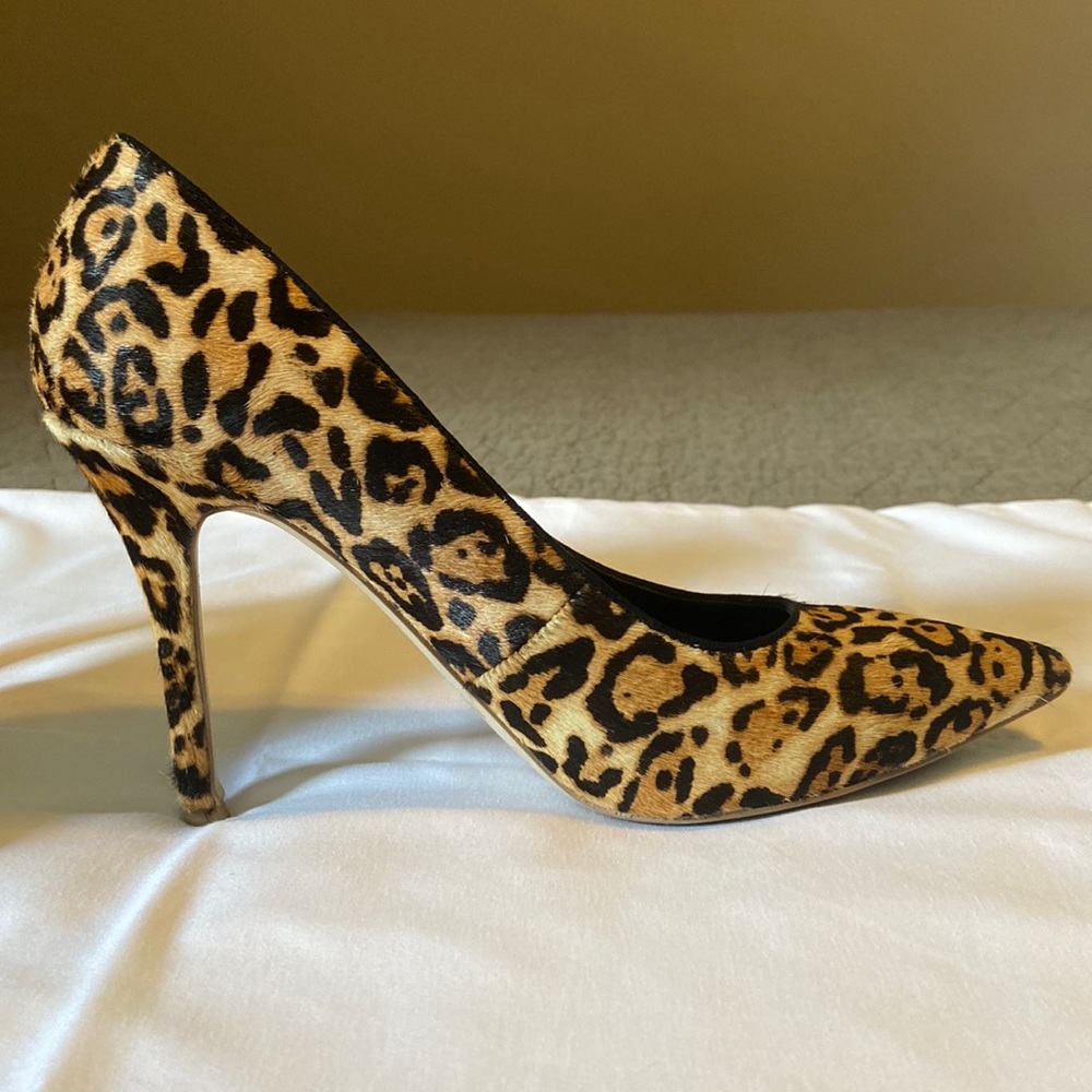 WHBM Olivia pumps. Leopard print. Size 7